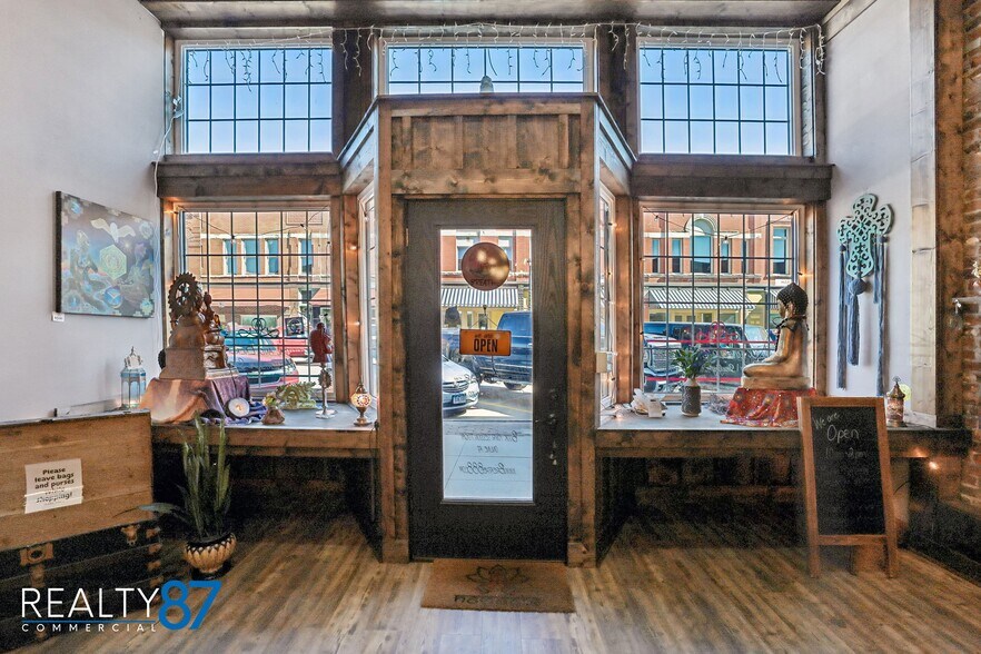 More Photos Of 807 12th st, Belle Plaine General Retail For Sale