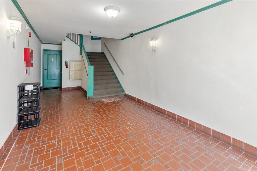 More Photos Of 1684 Washington St, San Francisco Apartments For Sale