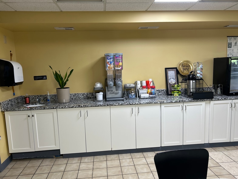 More Photos Of 299 Adena Dr, Newcomerstown Hotel For Sale