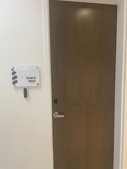 More Photos Of 20200 W Dixie Hwy, Aventura Medical For Sale