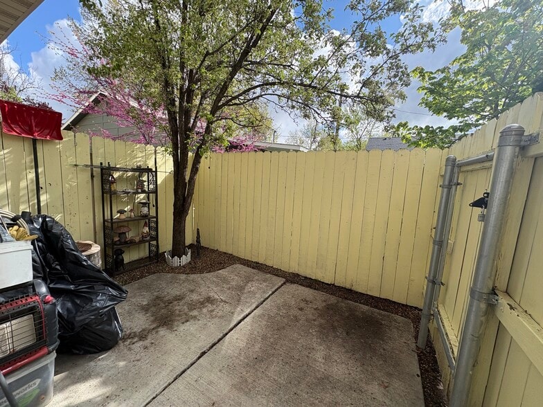 More Photos Of 119 E King St, Meridian Apartments For Sale