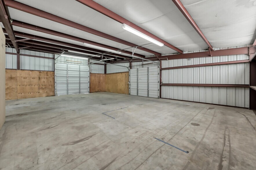 More Photos Of 32219 Tamina Rd, Magnolia Distribution For Lease