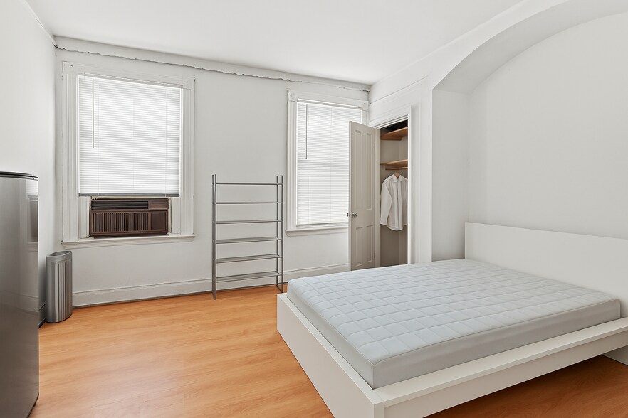 More Photos Of 350 E 193rd St, Bronx Apartments For Sale