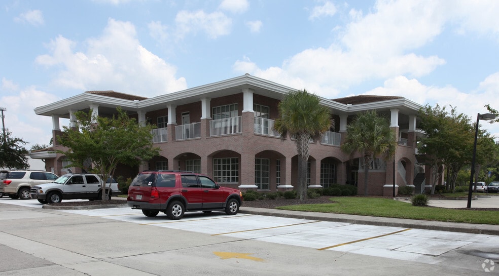 More Photos Of 4729 US Highway 17, Orange Park Medical For Lease