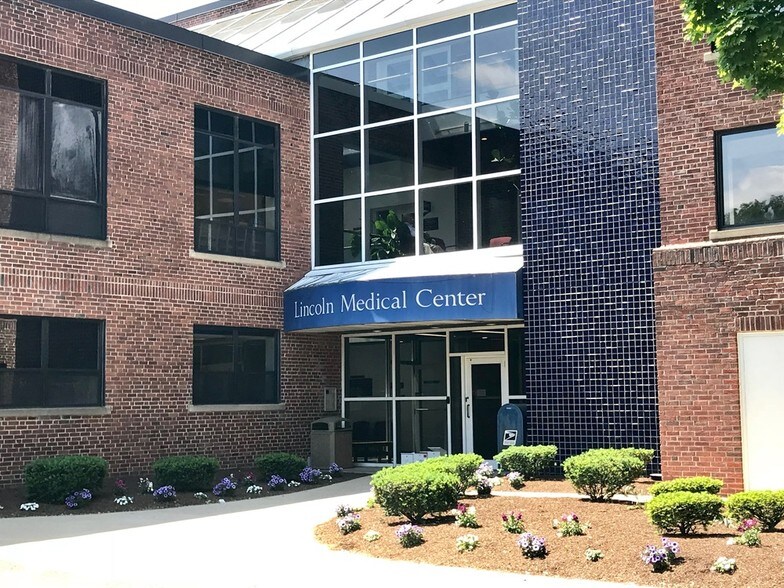 Primary Photo Of 61 Lincoln St, Framingham Medical For Lease