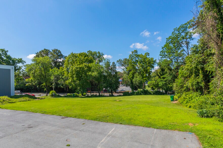 More Photos Of Knowles Ave & Summit Ave, Kensington Apartments For Lease