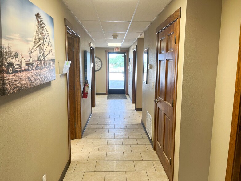 More Photos Of 3611 N US Highway 87, Big Spring Warehouse For Lease