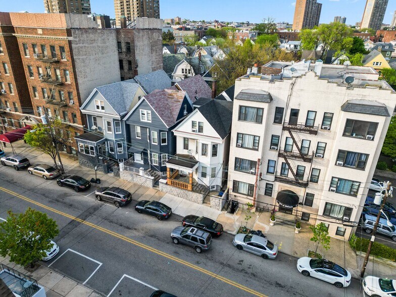 More Photos Of 14 48th St, Weehawken Apartments For Sale