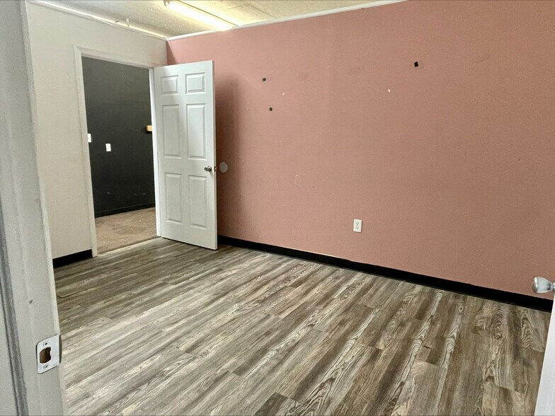 More Photos Of 1749-1751 S Main St, Akron Storefront Retail Residential For Lease