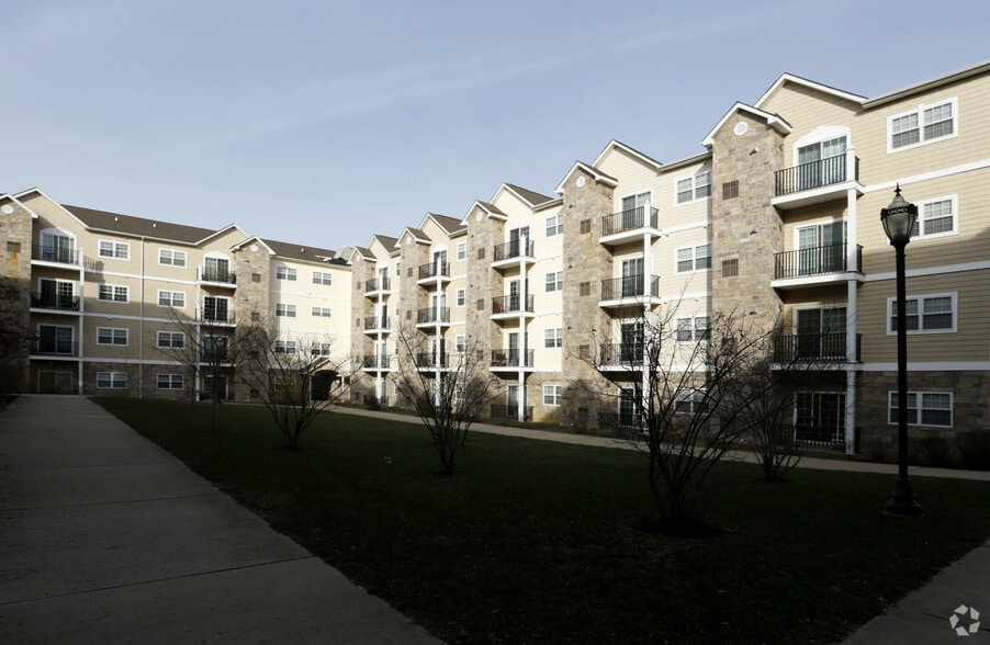 More Photos Of 415-419 Cedar Bridge Ave, Lakewood Apartments For Lease