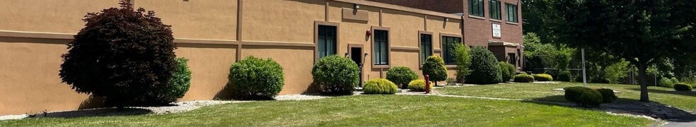 More Photos Of 128 Old Brickyard Ln, Berlin Manufacturing For Lease