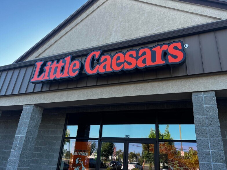 More Photos Of 8336 Highway 62 Hwy, White City Storefront Retail Office For Lease