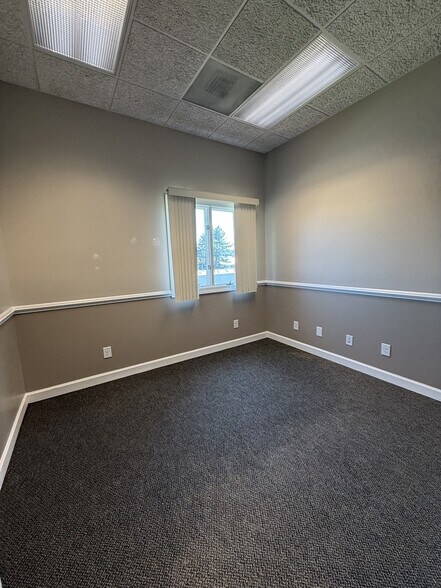 More Photos Of 600 E Main St, Radford Office For Lease