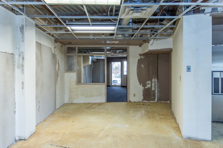 More Photos Of 12301 NE Central Ave, Blaine Bank For Lease
