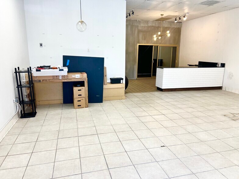 More Photos Of 210 N Western Ave, Los Angeles Storefront For Lease