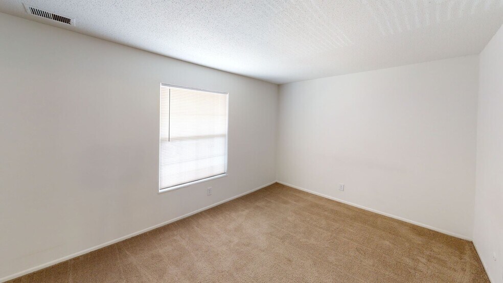 More Photos Of 240 Grovewood Pl, Beech Grove Apartments For Sale