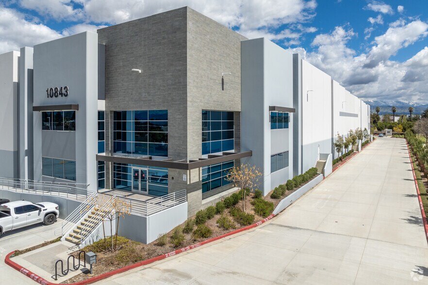 More Photos Of 10843 New Jersey St, Redlands Warehouse For Lease