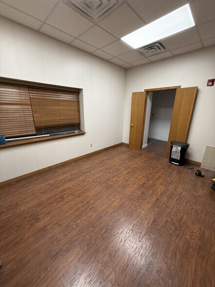 More Photos Of 723 W Columbia Ln, Provo Showroom For Sale