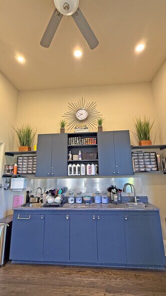 More Photos Of 614 College Ave, Santa Rosa Office For Sale