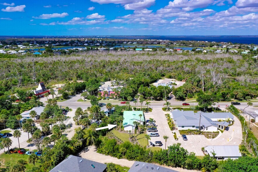 More Photos Of 1025 Periwinkle Way, Sanibel Storefront For Sale