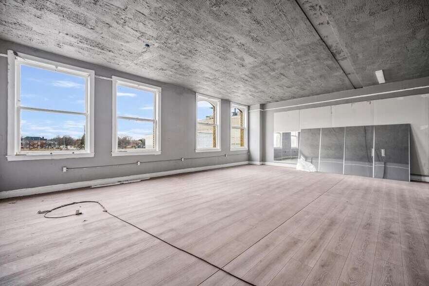 More Photos Of 9008 Grand River Ave, Detroit Specialty For Sale