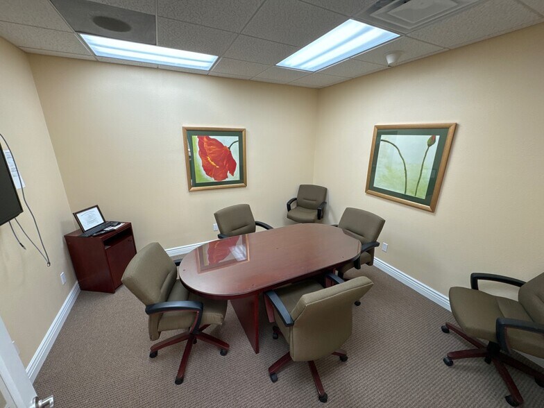 More Photos Of 1314 E Venice Ave, Venice Medical For Sale