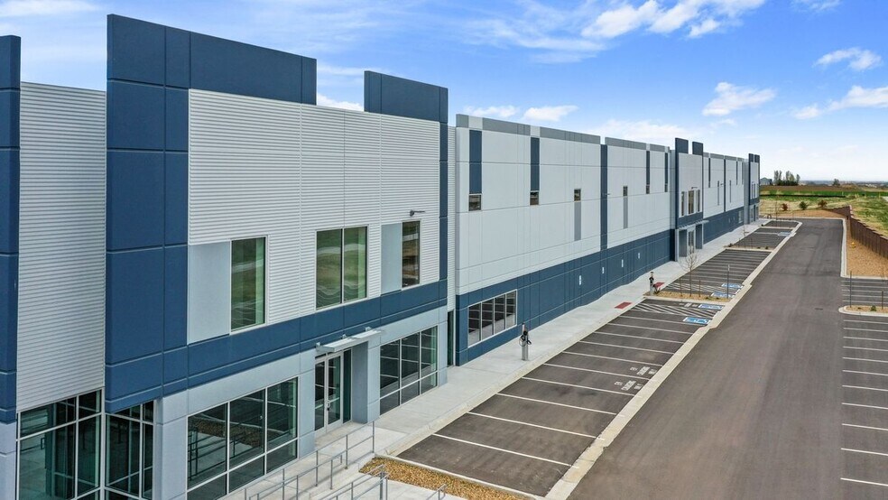 More Photos Of 17754 Spinnaker Way, Broomfield Unknown For Lease