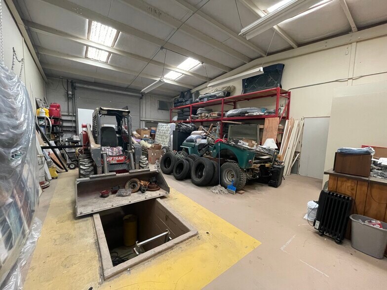 More Photos Of 712 W California Ave, Ridgecrest Warehouse For Sale
