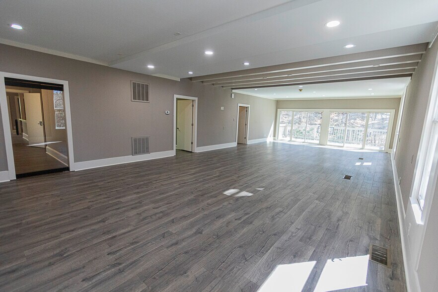 More Photos Of 5501 McNeely Dr, Raleigh Medical For Lease