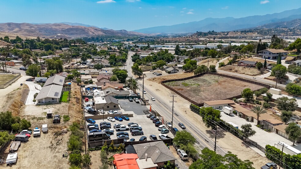 More Photos Of 19700 Temescal Canyon Rd, Corona Freestanding For Lease