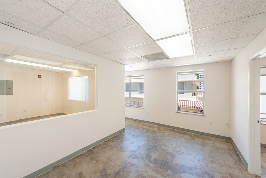 More Photos Of 309 23rd St, Miami Beach Office For Lease