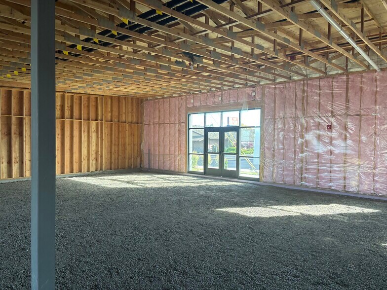 More Photos Of 7034 W Clearwater Ave, Kennewick General Retail For Lease