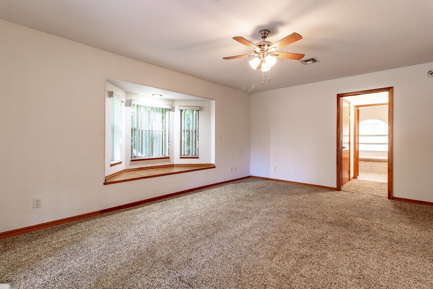 More Photos Of 3255 SE 3rd Ave, Ocala Office Residential For Sale