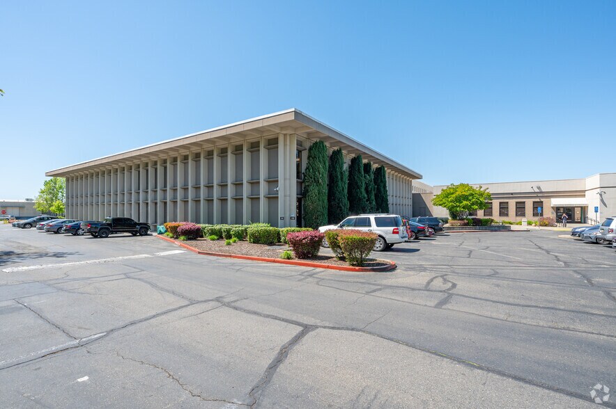 More Photos Of 3237 Peacekeeper Way, Mcclellan Office For Lease