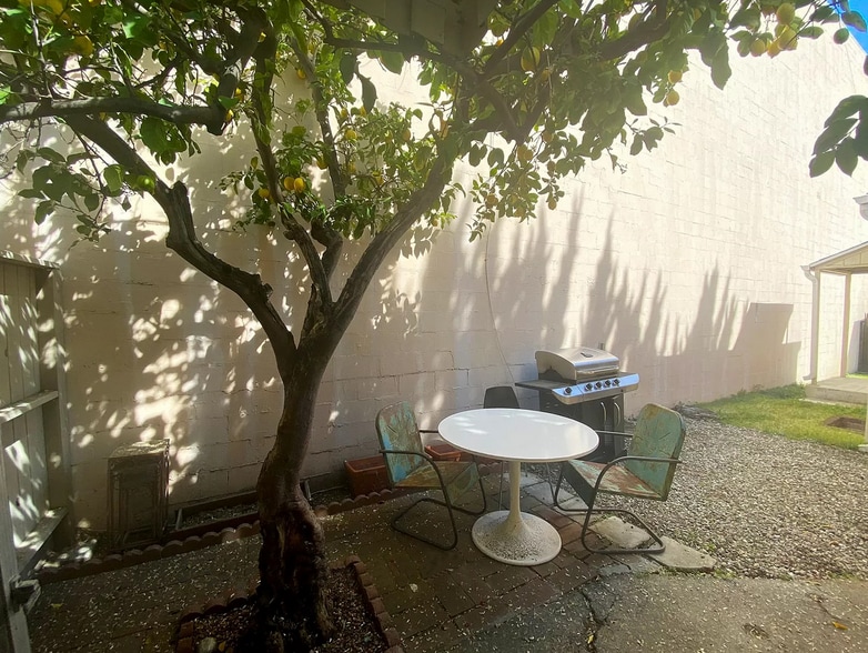 More Photos Of 4381 1/2 Tujunga Ave, Studio City Storefront Retail Office For Lease