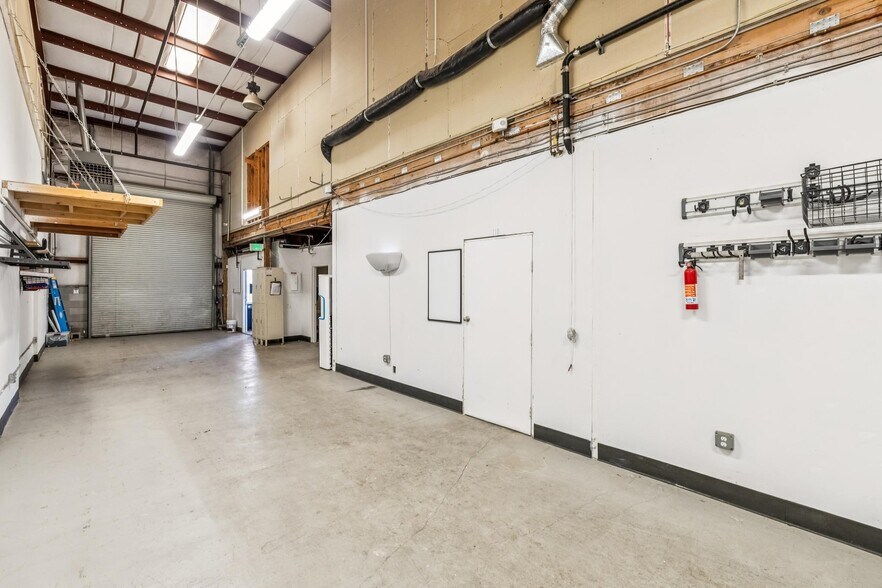 More Photos Of 2250 Jerrold Ave, San Francisco Warehouse For Sale