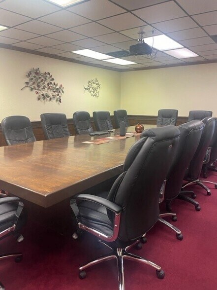 More Photos Of 1815 Crystal Lake Dr, Lakeland Office For Sale