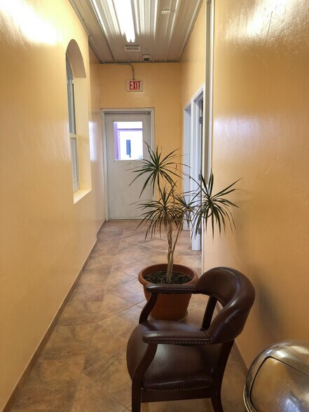 More Photos Of 36161 W Highway 51, Mannford Service For Sale