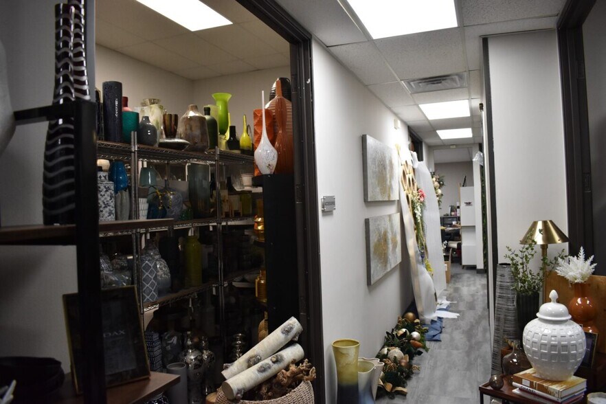 More Photos Of 3033 Kellway Dr, Carrollton Research And Development For Lease