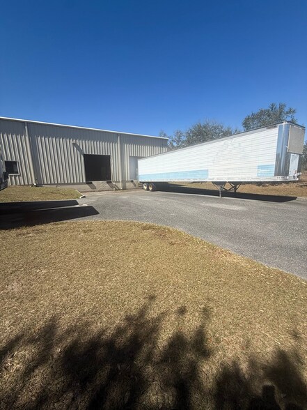 More Photos Of 900 Armstrong Blvd, Kissimmee Warehouse For Lease