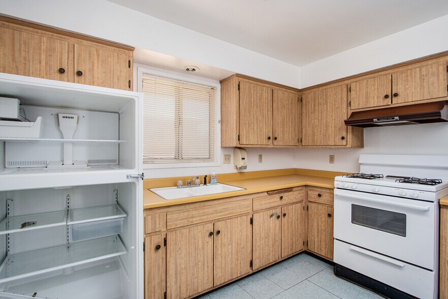 More Photos Of 6889 Sunny Vista Rd, Joshua Tree Lodge Meeting Hall For Sale