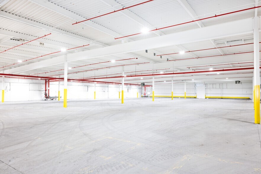 More Photos Of 4250 Bells Ln, Louisville Manufacturing For Sale