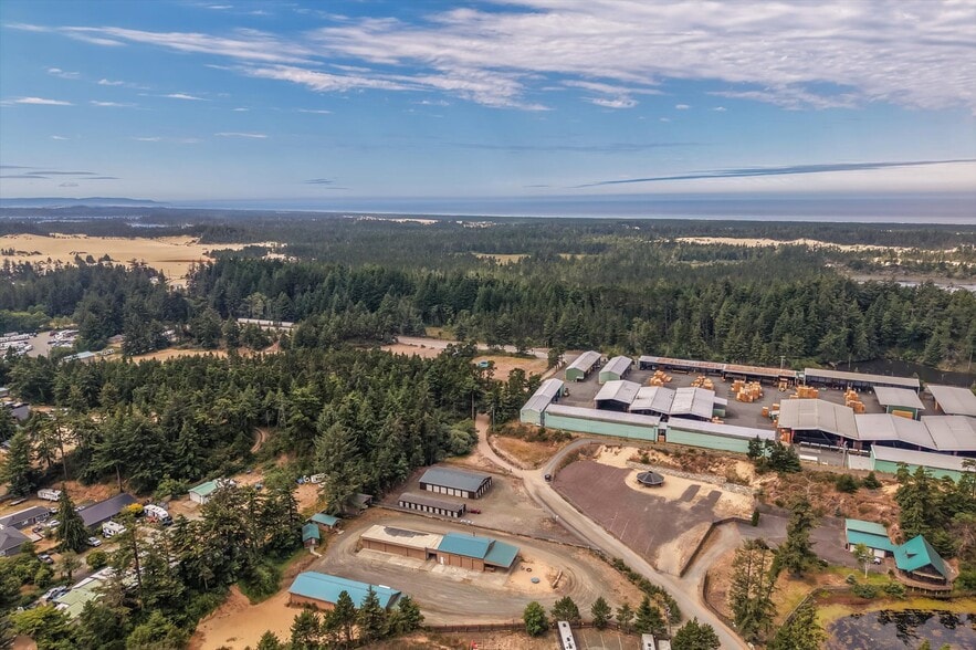 More Photos Of 93697 Storage Dr, North Bend Specialty For Sale