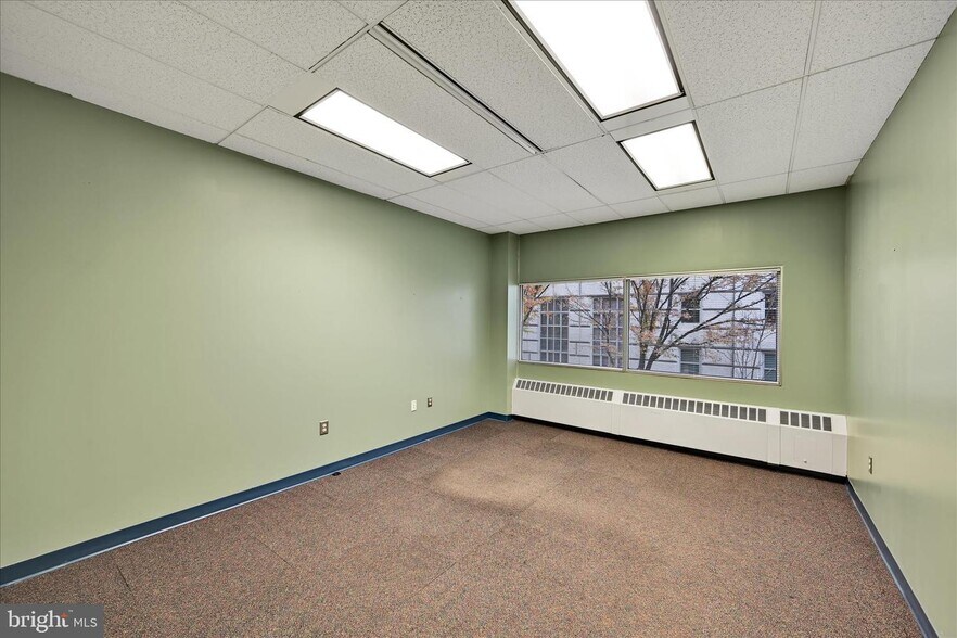 More Photos Of 19 N 6th St, Reading Office For Sale