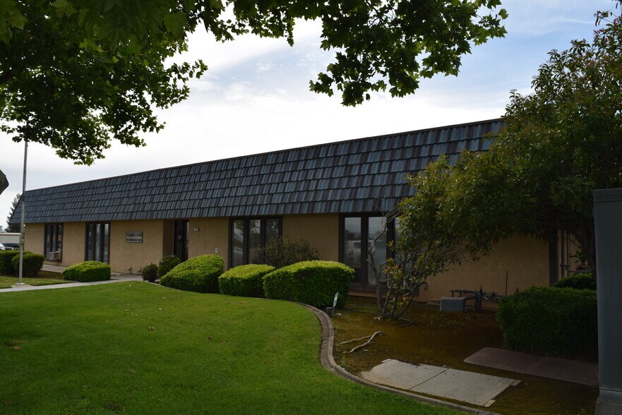 More Photos Of 579 Armstrong Way, Oakdale Industrial For Sale