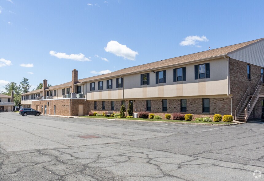 More Photos Of 251-275 Wall St, Princeton Office For Lease