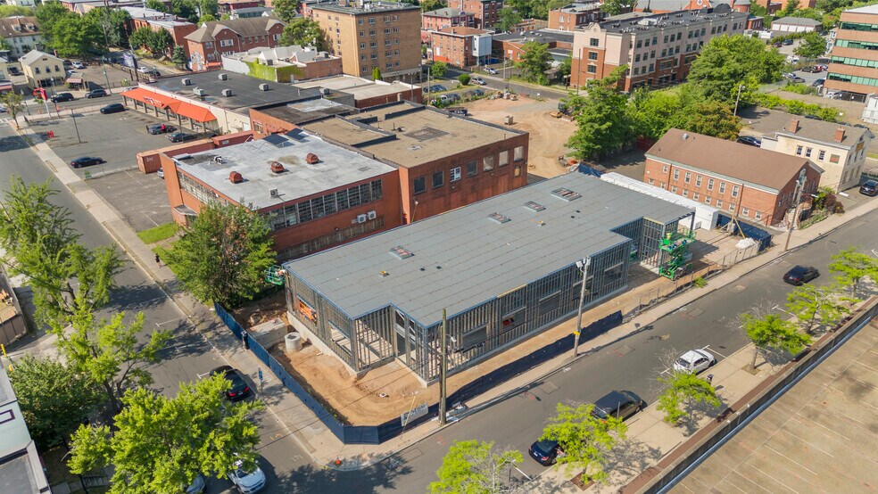 More Photos Of 19-29 Lafayette St, Hartford Distribution For Sale
