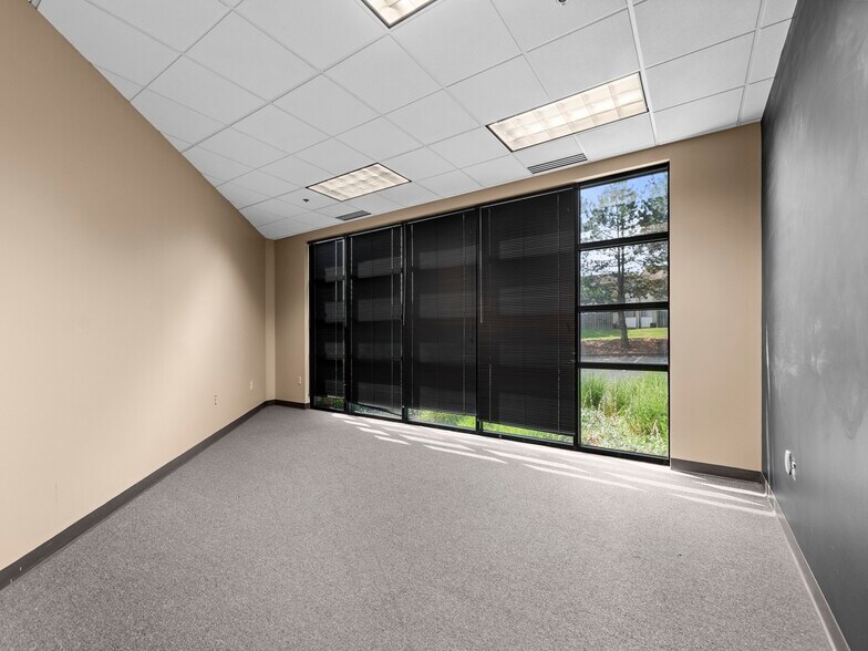 More Photos Of 174 Clarkson Rd, Ballwin Office For Sale