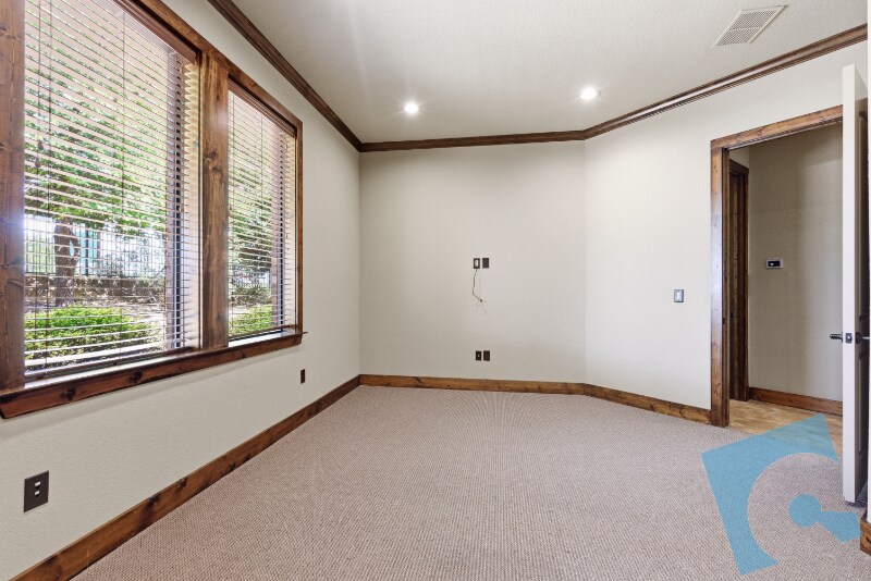 More Photos Of 9145 Belshire Dr, North Richland Hills Medical For Lease