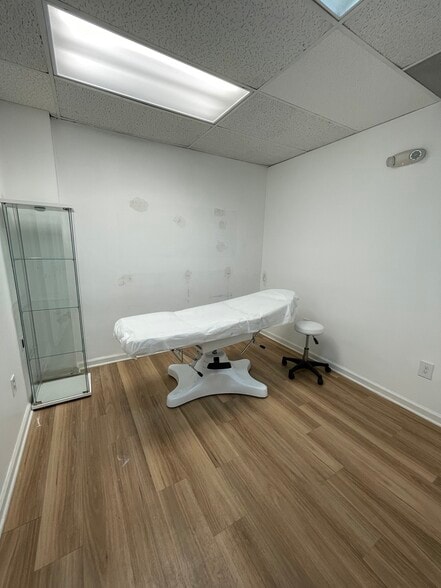 More Photos Of 1630-1335 Capitol Ave, Bridgeport Loft Creative Space For Lease